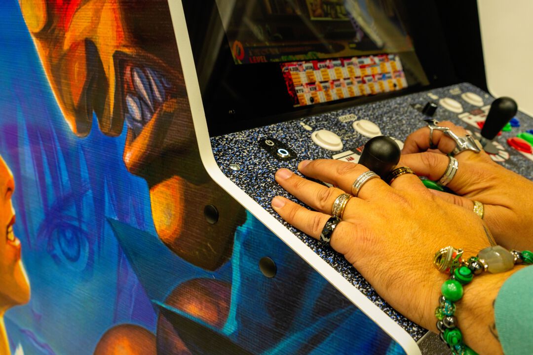 Iconic Arcade X Capcom Alpha 2