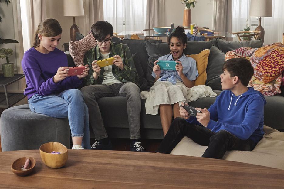 Nintendo Switch Lite Corail